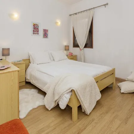 Maresia Apartment *