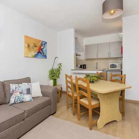 Maresia Apartment *